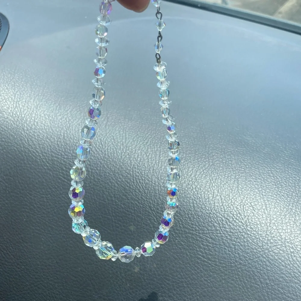 Elegant Crystal Beaded Necklace - Picture 3 of 4